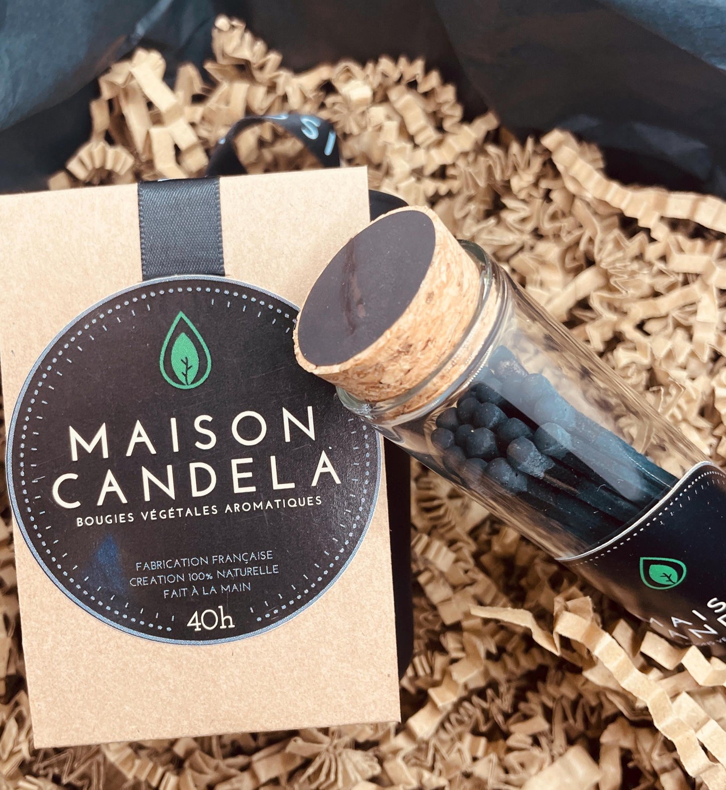 Bougie parfumée artisanale – cire végétale & mèche en bois crépitante