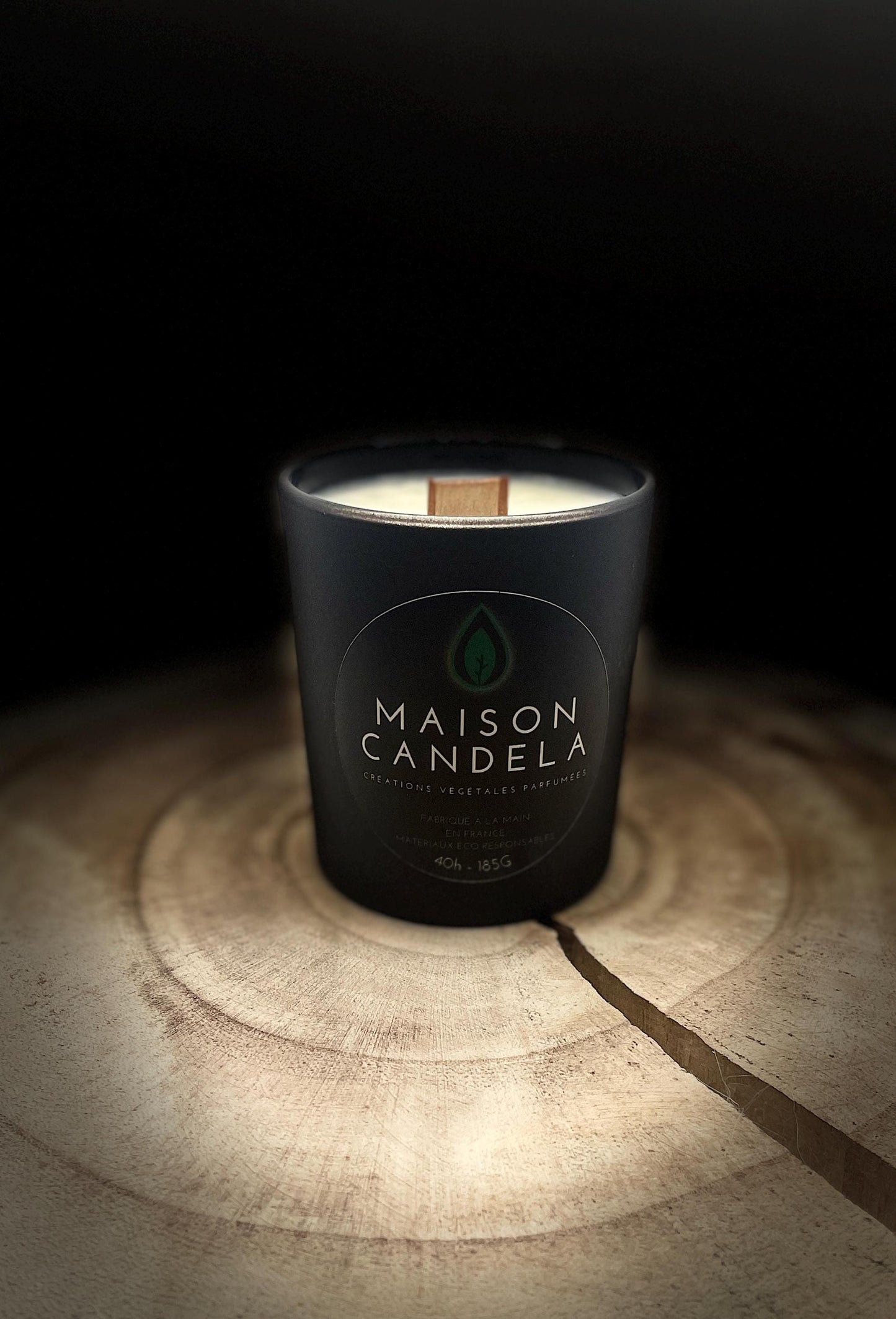 Bougie parfumée artisanale – cire végétale & mèche en bois crépitante