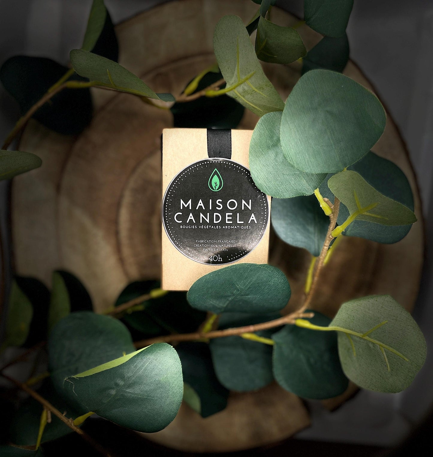 Bougie parfumée artisanale – cire végétale & mèche en bois crépitante